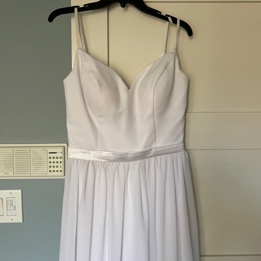 Flowing dress to fit any outing